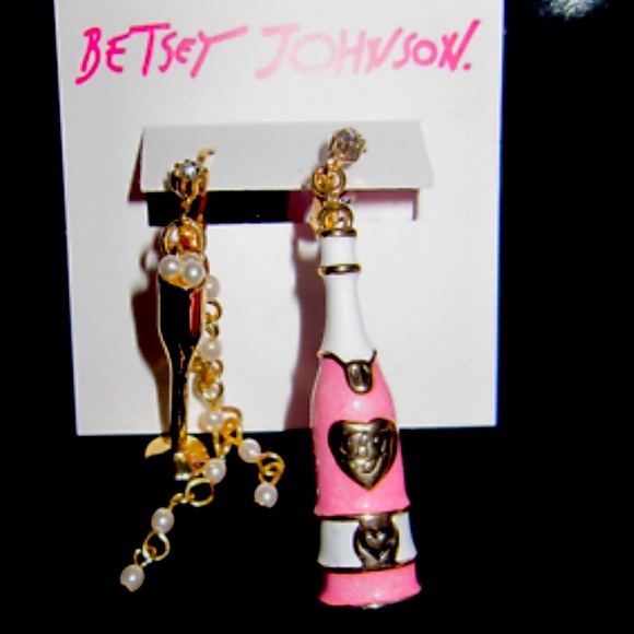 New Betsey Johnson Champagne Mismatch Linear Earrings - Picture 3 of 9